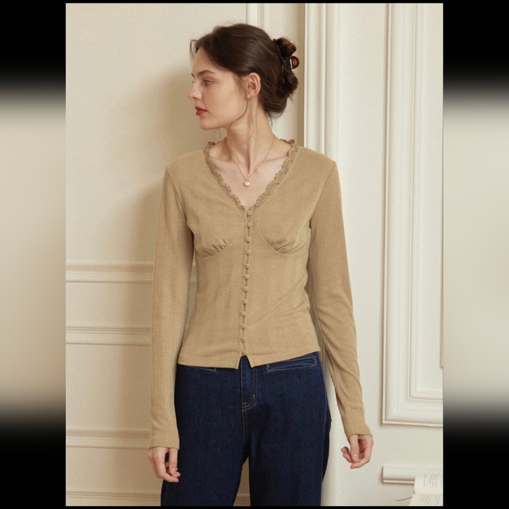 Simple Retro Tan Button-Up Top - Picture 2 of 3